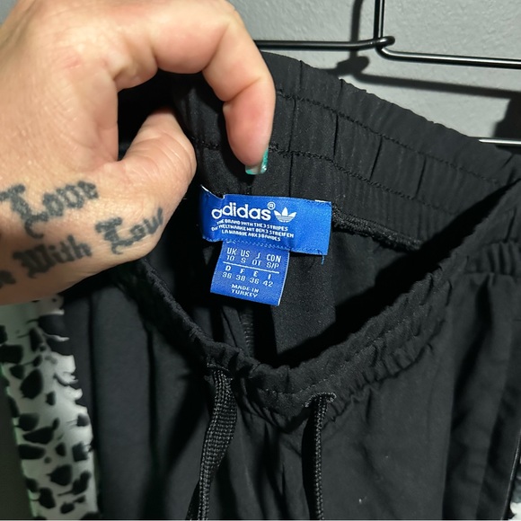 Adidas lightweight track pants with cheetah side - Picture 6 of 8